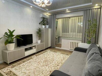 Продаю 1 комн. кв., мкр. Тунгуч, этаж 4/9, серия 106 улучшенная, 43м2, дизайнерский ремонт, вся техника и мебель в подарок! Цена: 69000$