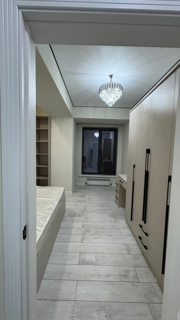 Продаю 3 комн. кварт, мкр. Аламедин 1, 90м2, этаж 6/9, ВИП городок "Мичуринский квартал", Свежий ремонт, новая мебель, цена: 145000$