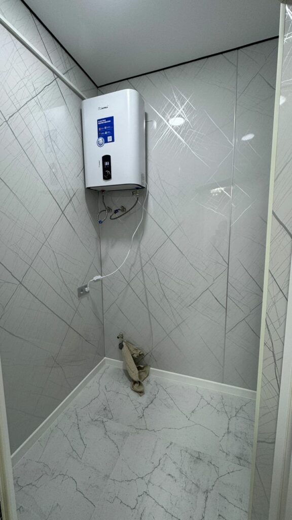 Продаю 3 комн. кварт, мкр. Аламедин 1, 90м2, этаж 6/9, ВИП городок "Мичуринский квартал", Свежий ремонт, новая мебель, цена: 145000$