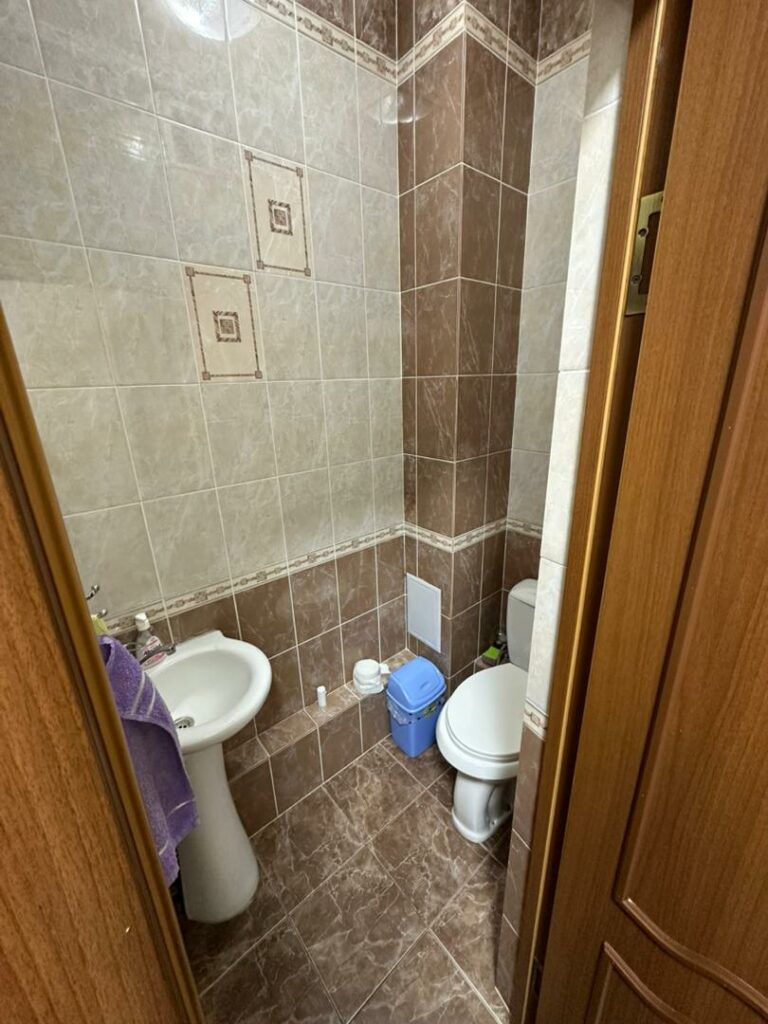 Продаю 3 комн. квартиру, мкр. Аламедин 1, этаж 7/9, не угловая, серия 106, 70м2, цена: 104000$