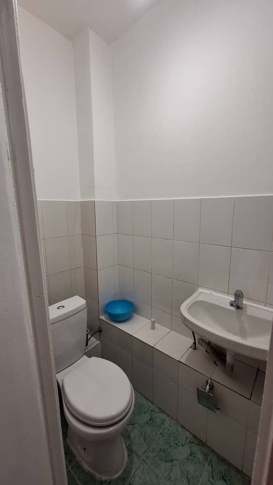 Продаю 2 комн. квартиру, мкр. Аламедин 1, этаж4/5, не угловая, 49м2 + балкон, серия 105, цена: 79500$