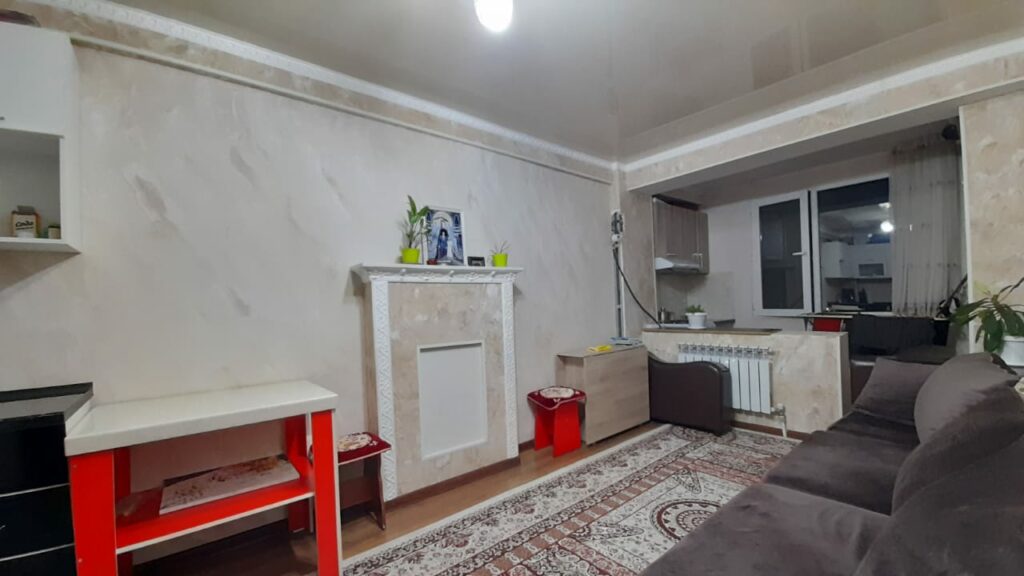 Продаю 1 комн. квартиру, Чуй/Ауэзова, мкр. Учкун, этаж 8/9, не угловая, ТЕХПАСПОРТ ЕСТЬ! С ремонтом, 40м2, цена: 65500$