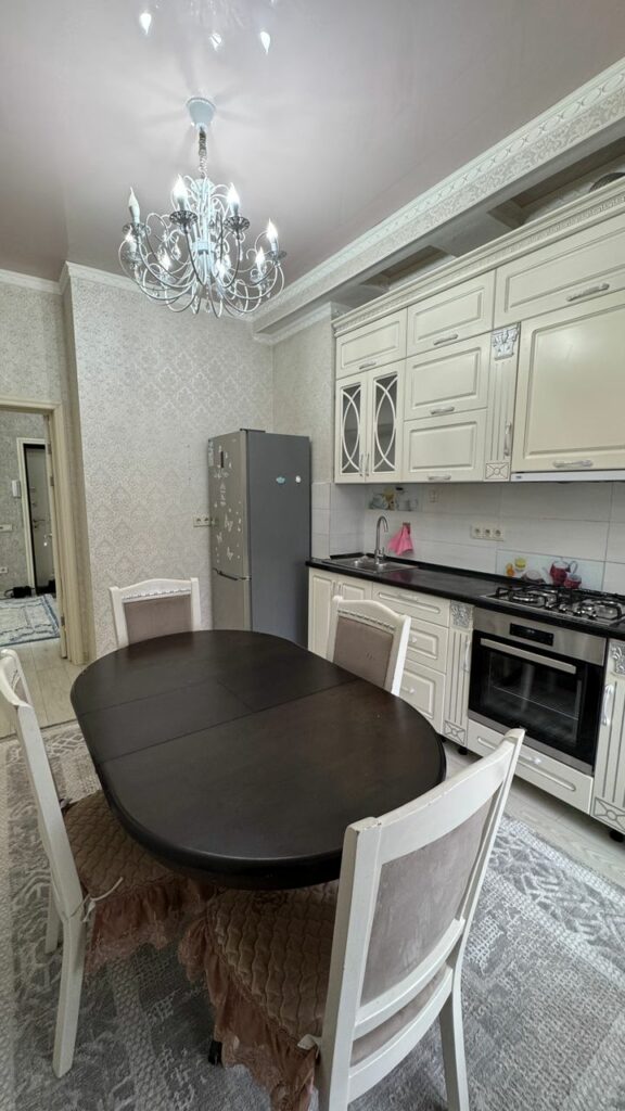 Продаю 2 комн. кварт, Акылбекова 66, ТЭЦ, элитка, 68м2, этаж 8/10, СВЕЖИЙ РЕМОНТ, Полностью укомплектована!Техника и мебель. Цена: 115000$