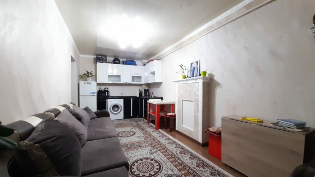 Продаю 1 комн. квартиру, Чуй/Ауэзова, мкр. Учкун, этаж 8/9, не угловая, ТЕХПАСПОРТ ЕСТЬ! С ремонтом, 40м2, цена: 65500$