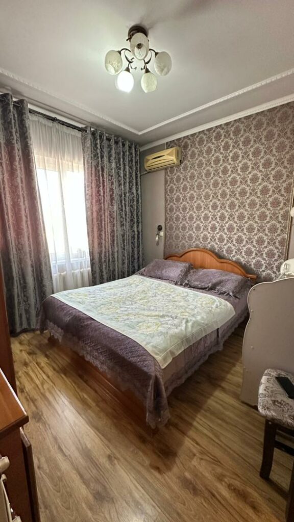 Продаю 3 комн. квартиру+сушилка, мкр. Аламедин 1,Этаж 4/9, площадь 82м2, цена: 115000$