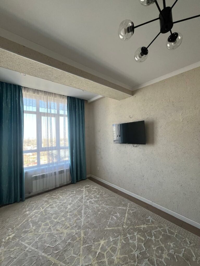 Продаю 1 комн. квартиру Салиева/Ауэзова, мкр. Аламедин 1, этаж10/11, не угловая, 34м2, свежий ремонт! ТЕХПАСПОРТ ЕСТЬ! Цена: 63500$