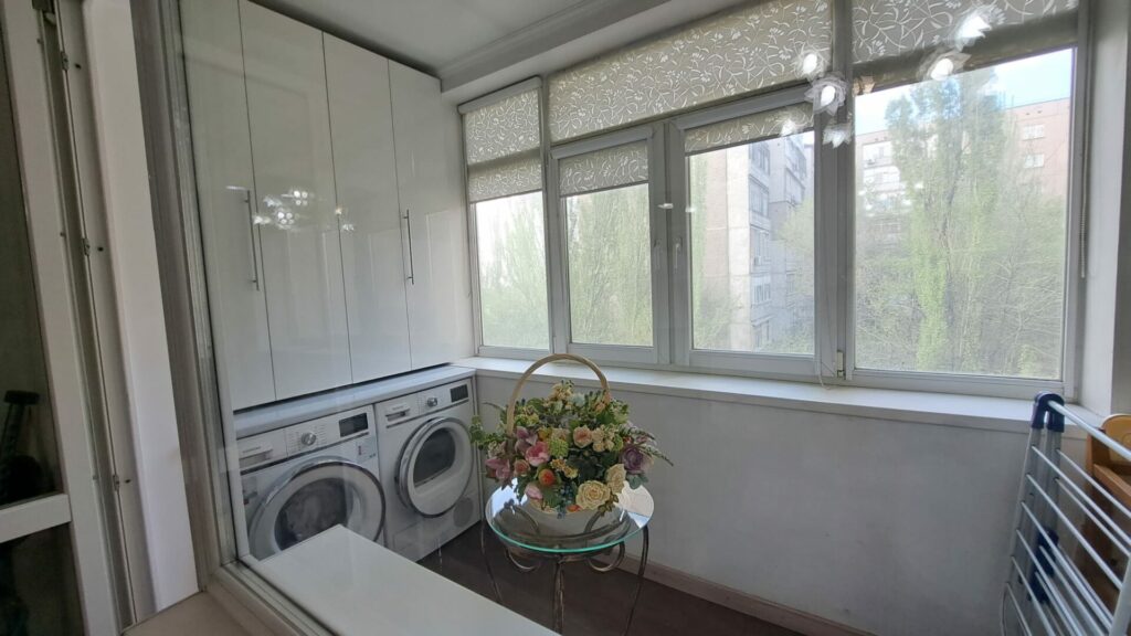 3 комн. квартира, мкр. Аламедин 1, этаж 4/9, серия 106, площадь 70м2, цена: 110000$