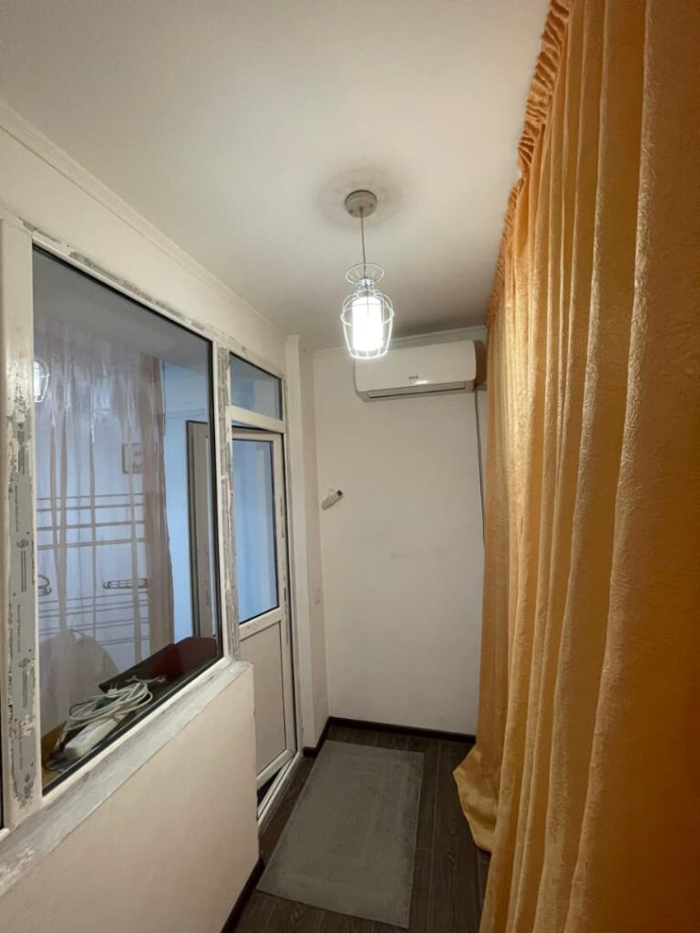 Продаю 1 комн. квартиру, Чуй/Ауэзова, мкр. Учкун, этаж 6/9, не угловая, 32м2, с ремонтом, вся техника в подарок! Цена: 56500$