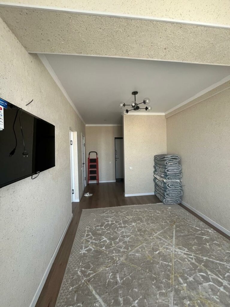 Продаю 1 комн. квартиру Салиева/Ауэзова, мкр. Аламедин 1, этаж10/11, не угловая, 34м2, свежий ремонт! ТЕХПАСПОРТ ЕСТЬ! Цена: 63500$