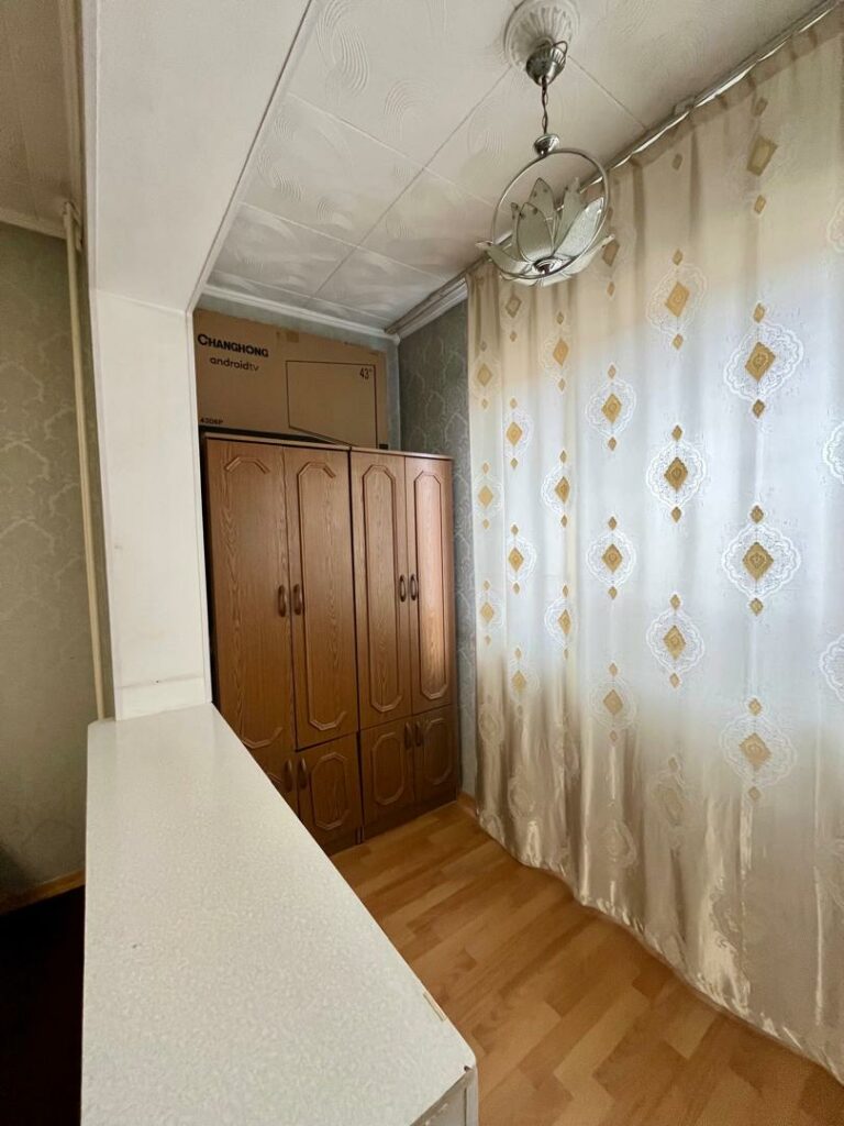 Продаю 2 комн. квартиру в мкр. Аламедин1, этаж 3/5, не угловая, серия 105, цена: 81000$