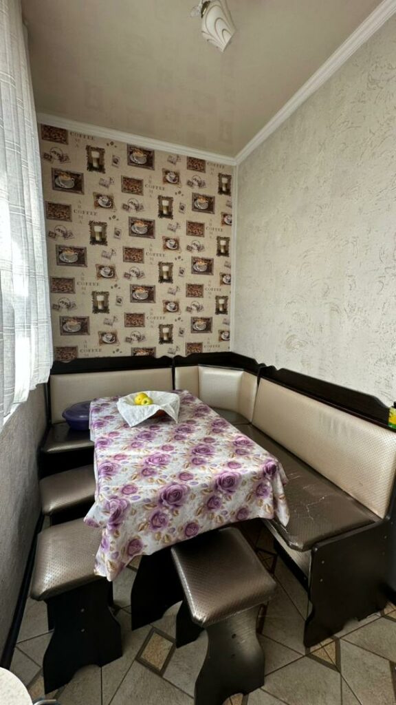 Продаю 3 комн. квартиру+сушилка, мкр. Аламедин 1,Этаж 4/9, площадь 82м2, цена: 115000$