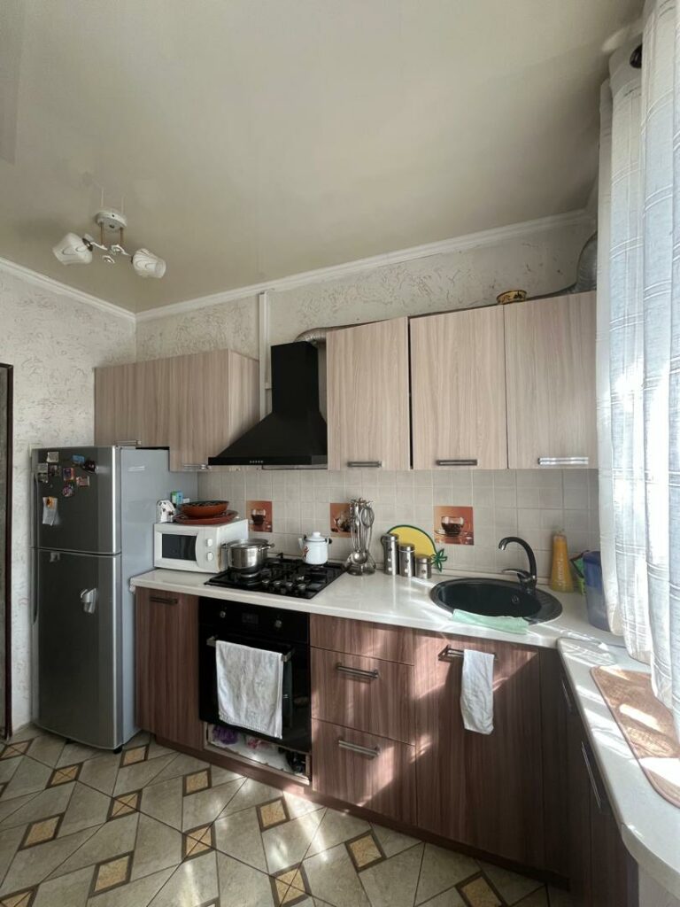 Продаю 3 комн. квартиру+сушилка, мкр. Аламедин 1,Этаж 4/9, площадь 82м2, цена: 115000$