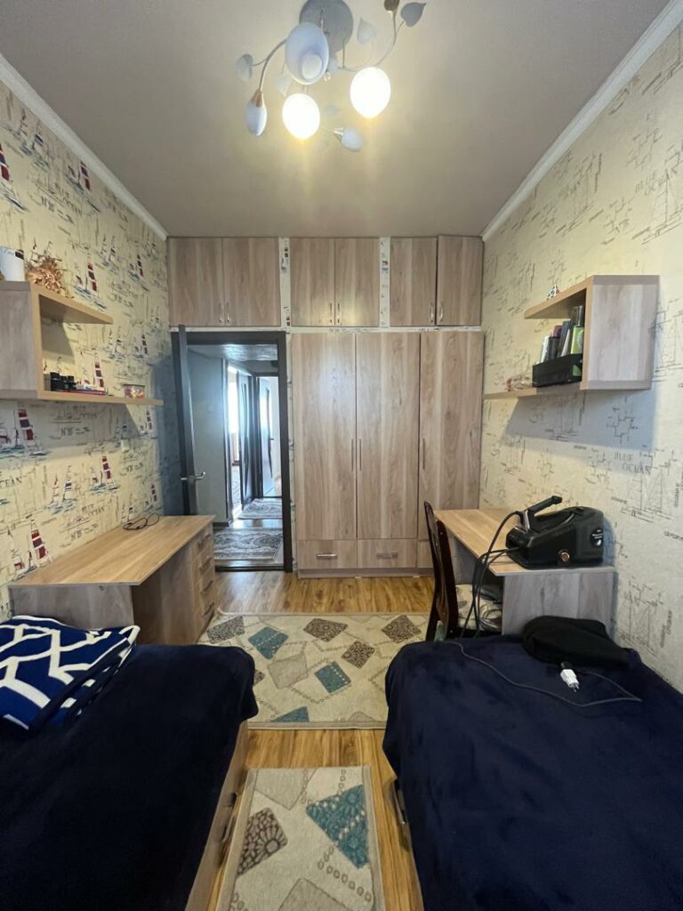 Продаю 3 комн. квартиру+сушилка, мкр. Аламедин 1,Этаж 4/9, площадь 82м2, цена: 115000$