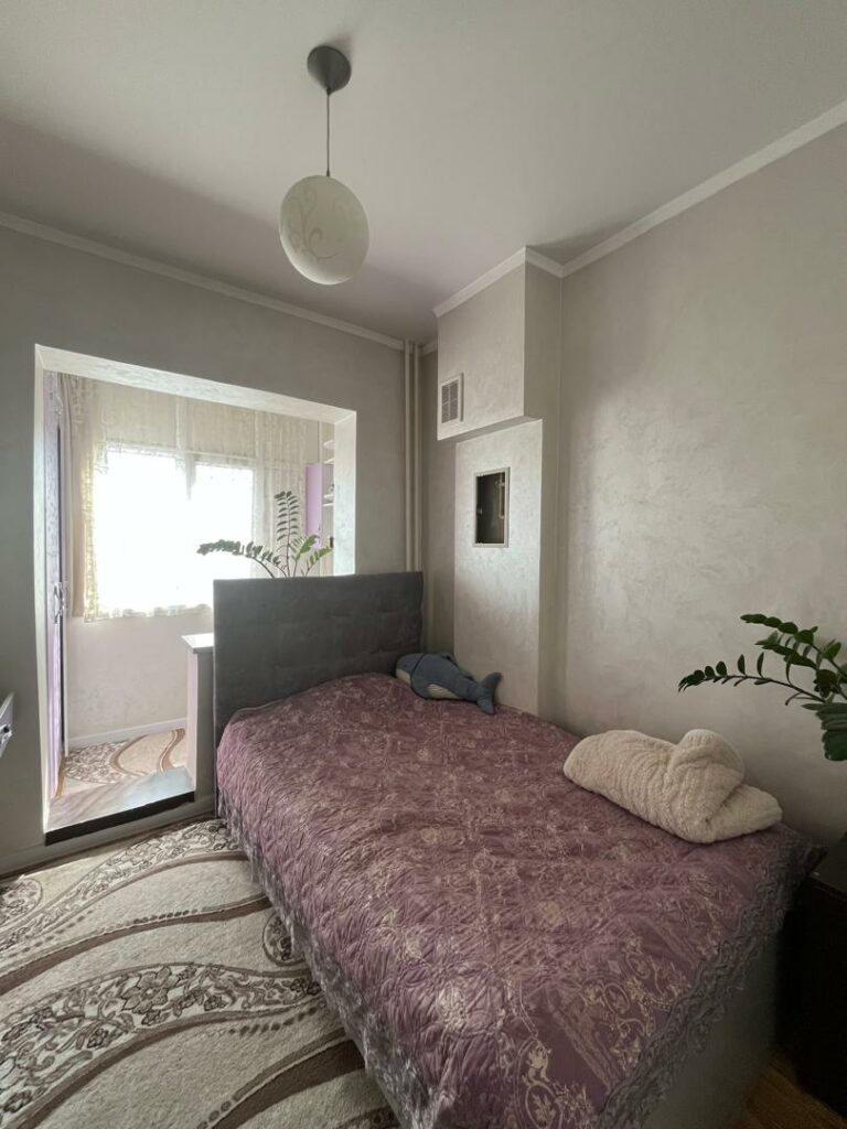 Продаю 3 комн. квартиру+сушилка, мкр. Аламедин 1,Этаж 4/9, площадь 82м2, цена: 115000$