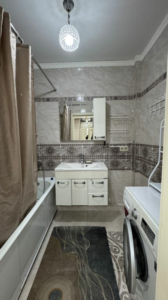 Продаю 2 комн. кварт, Акылбекова 66, ТЭЦ, элитка, 68м2, этаж 8/10, СВЕЖИЙ РЕМОНТ, Полностью укомплектована!Техника и мебель. Цена: 115000$