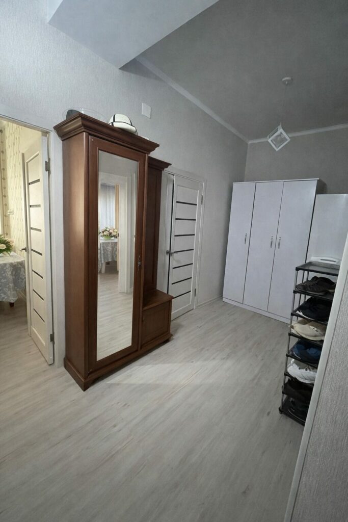 Продаю 1 комн. квартиру, мкр. Аламедин 1, этаж 5/10, не угловая, 45м2, Техпаспорт есть! Цена: 70000$