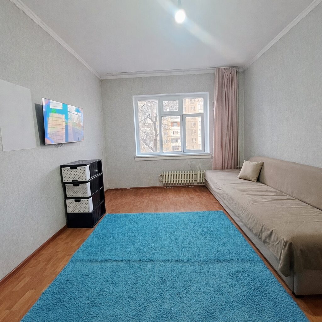 Продаю 1 комн. квартиру, мкр. Аламедин 1, этаж 4/9, не угловая, старый ремонт, цена: 60000$