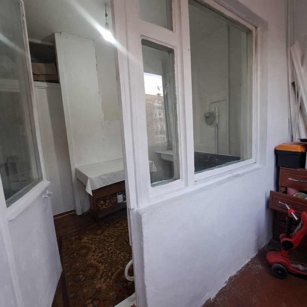 Продаю 1 комн. квартиру, мкр. Аламедин 1, этаж 4/9, не угловая, старый ремонт, цена: 60000$