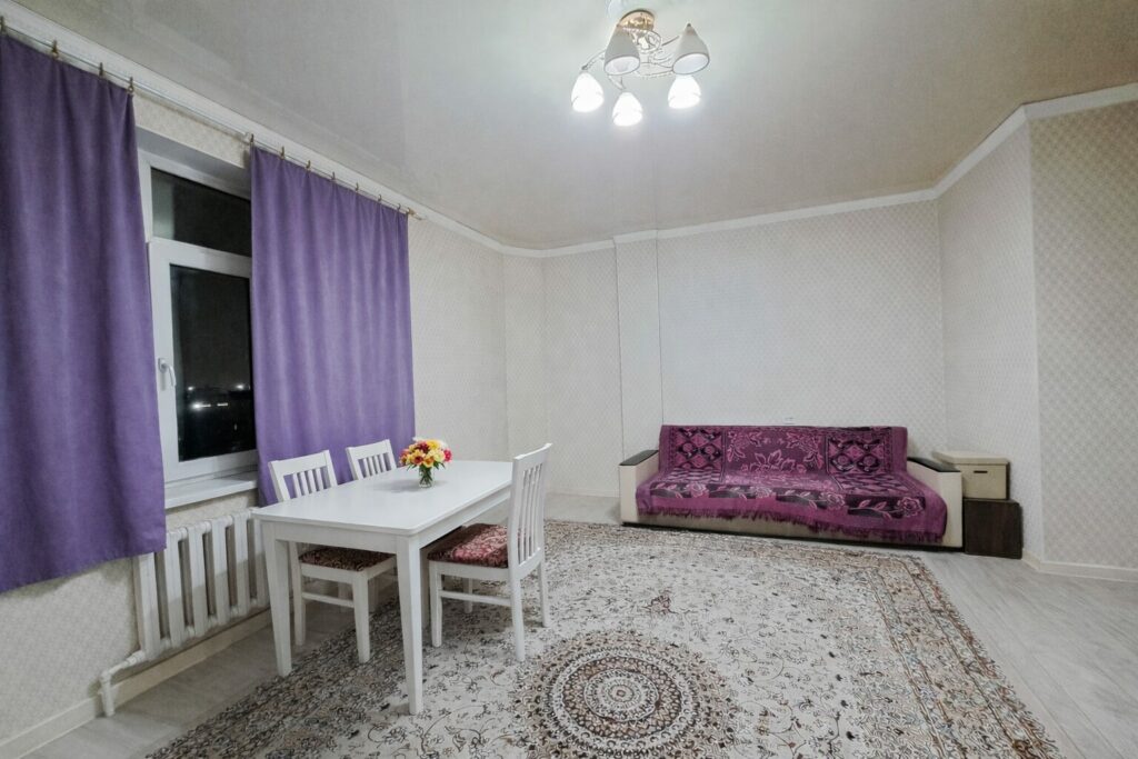 Продаю 2 комн. квартиру, Чуй/Ауэзова, мкр. Учкун, этаж 4/9, свежий ремонт, 65м2, цена: 95000$