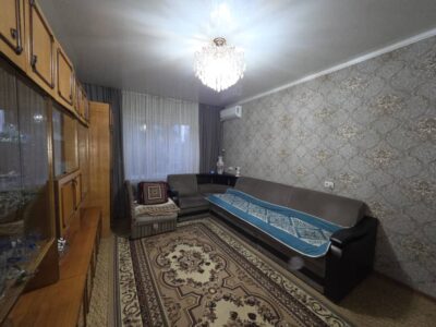 Продаю 2 комн. квартиру в мкр. Аламедин 1, этаж 3/5, не угловая, серия 105, цена: 77500$