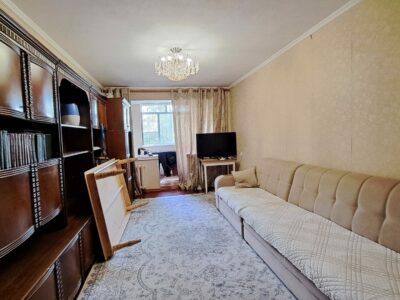 Продаю 2 комн. кварт, ТЦ ТААТАН, Кольбаева, этаж 1/4, не угловая, серия 104, площадь 49м2, цена: 73000$