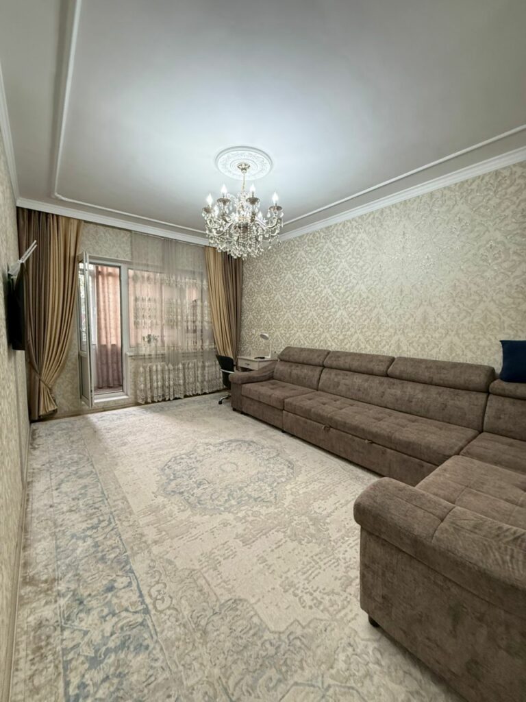 Продаю 3 комнатную квартиру, мкр. Аламедин 1, этаж 4/9, не угловая, серия 106, с ремонтом, 70м2, цена; 118000$