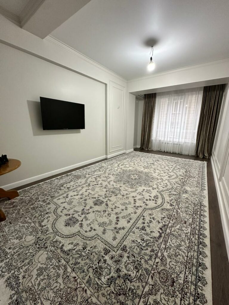 Продаю 3 комн. квартиру, мкр. Аламедин 1 по Салиевой, этаж 3/9, СВЕЖИЙ РЕМОНТ! 110м2, цена: 1380$ /м2, цена: 152000$