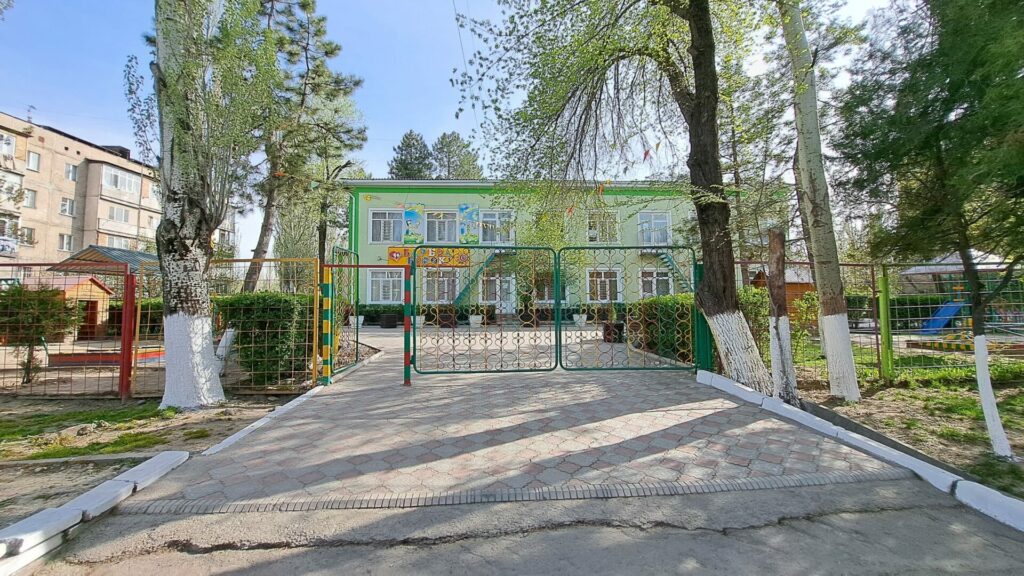 Продаю 2 комн. кварт, ТЦ ТААТАН, Кольбаева, этаж 1/4, не угловая, серия 104, площадь 49м2, цена: 73000$