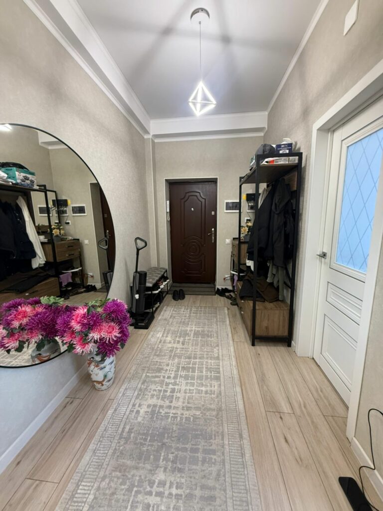 Продаю 3 комн. квартиру, мкр.Аламедин 1, начало. Этаж.8/10, площадь 86м2, всё центральное,СВЕЖИЙ РЕМОНТ!Техпаспортесть! Цена: 126000$