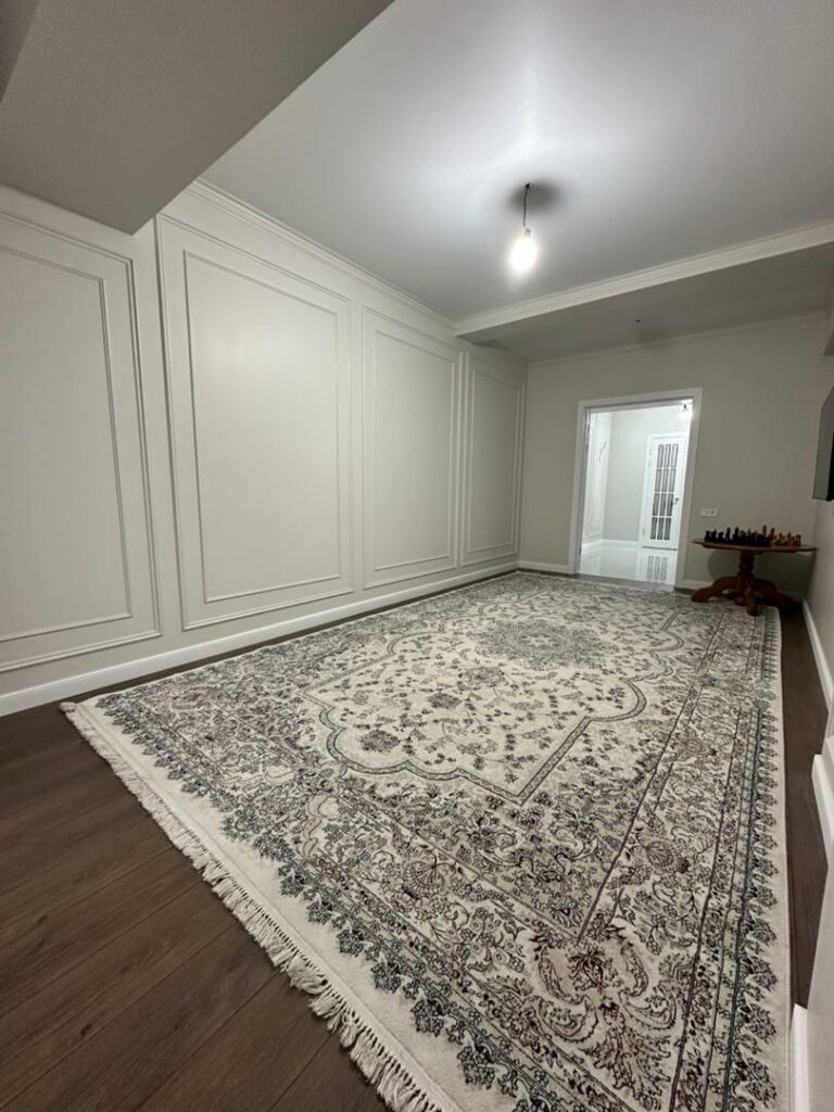 Продаю 3 комн. квартиру, мкр. Аламедин 1 по Салиевой, этаж 3/9, СВЕЖИЙ РЕМОНТ! 110м2, цена: 1380$ /м2, цена: 152000$