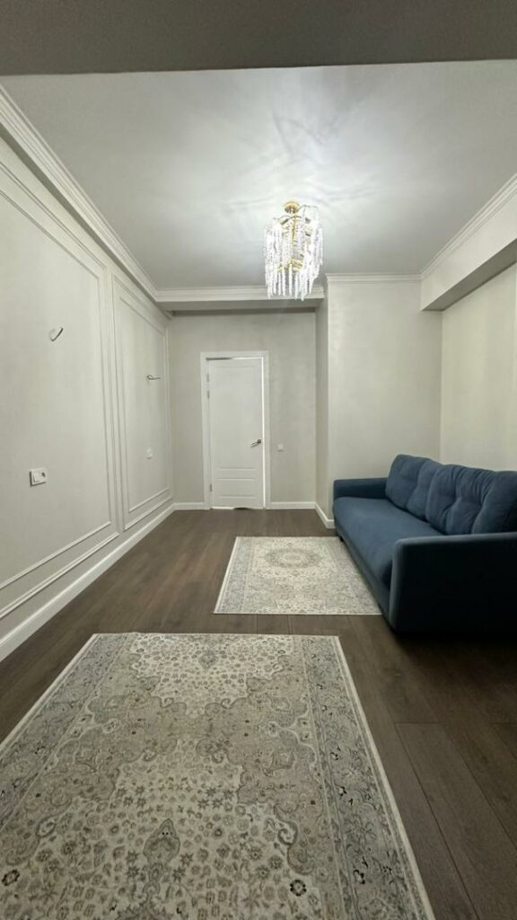 Продаю 3 комн. квартиру, мкр. Аламедин 1 по Салиевой, этаж 3/9, СВЕЖИЙ РЕМОНТ! 110м2, цена: 1380$ /м2, цена: 152000$