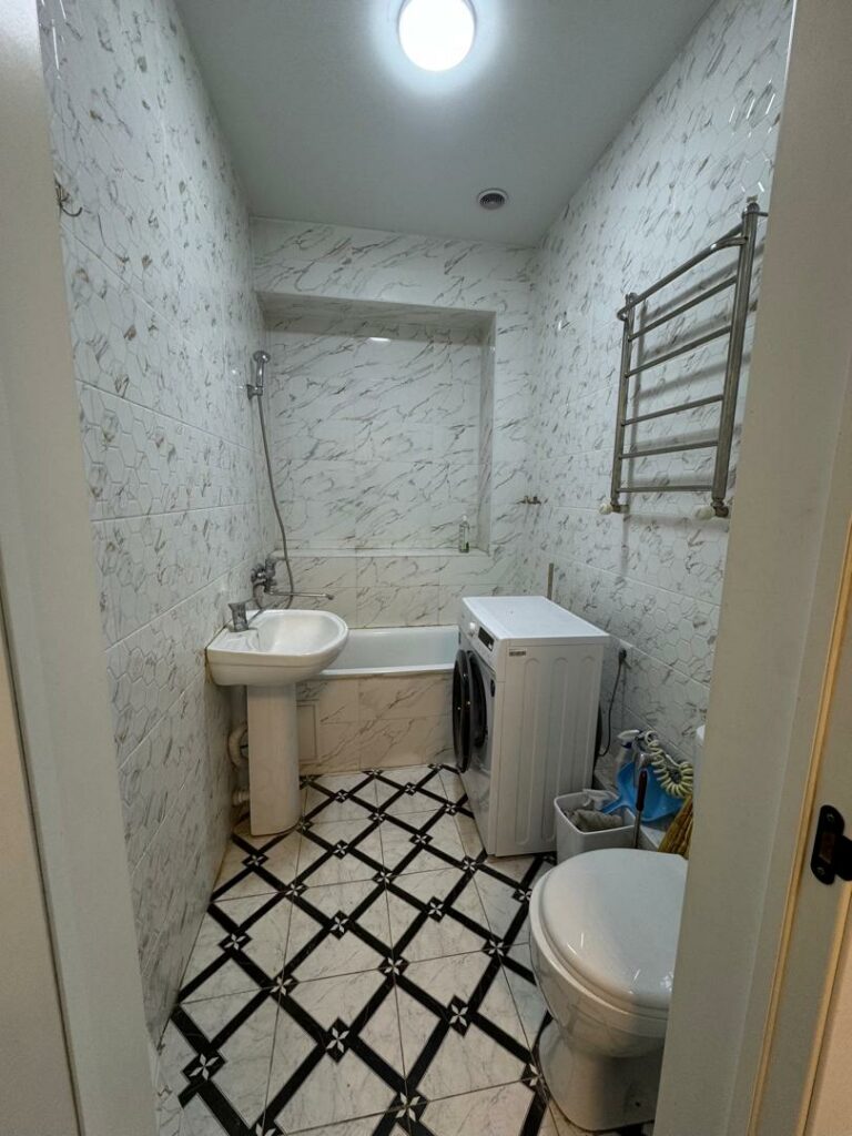 Продаю 1 комнатную квартиру, мкр. Аламедин /гор. энергетиков, 2 этаж , 32м2, всё центральное, ТЕХПАСПОРТ ЕСТЬ! Цена: 59500$