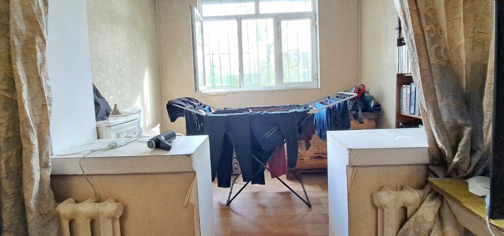 Продаю 2 комн. кварт, ТЦ ТААТАН, Кольбаева, этаж 1/4, не угловая, серия 104, площадь 49м2, цена: 73000$