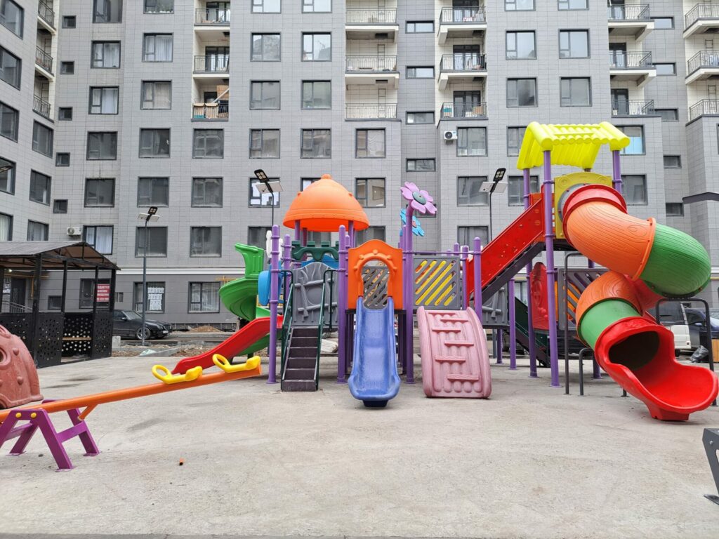 Продаю 3 комнатную квартиру ПСО, Технопарк, Этаж 4/9, все коммуникации центральные, 75м2, цена: 1133$/м2, цена: 85000$