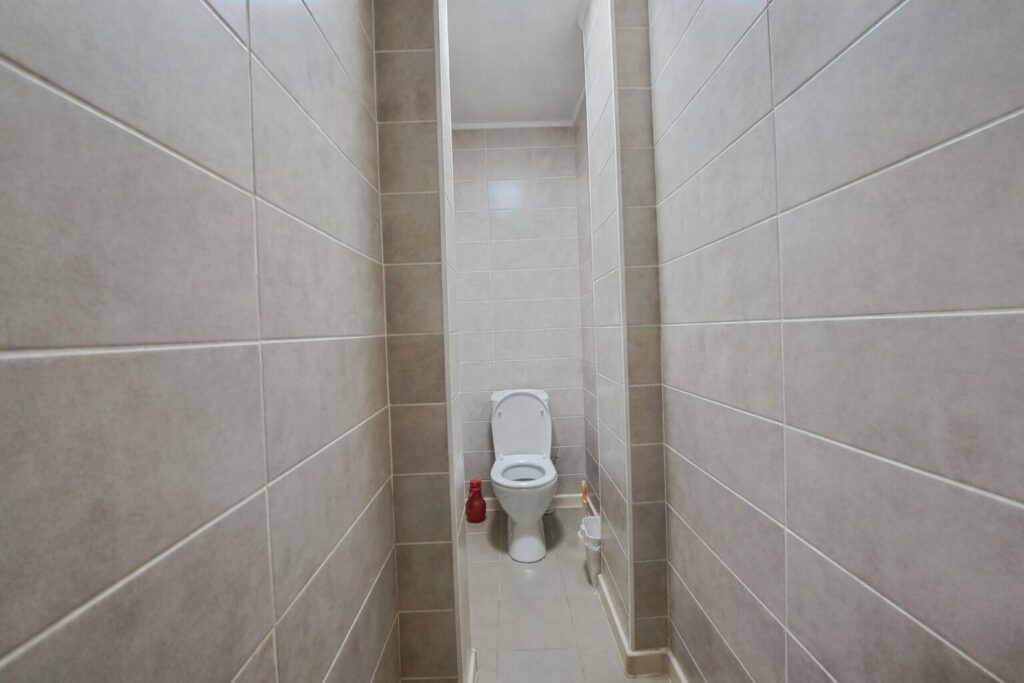 Продаю 2 комн. квартиру, Чуй/Ауэзова, мкр. Учкун, этаж 4/9, свежий ремонт, 65м2, цена: 95000$