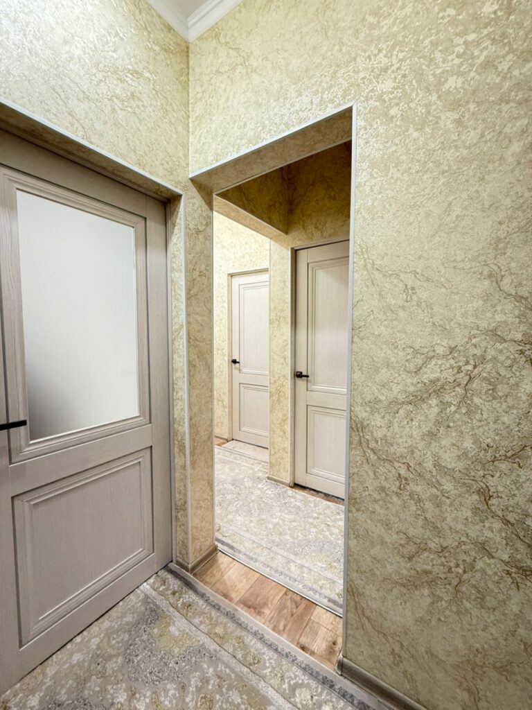 Продаю 3 комнатную квартиру, мкр. Аламедин 1, этаж 4/9, не угловая, серия 106, с ремонтом, 70м2, цена; 118000$