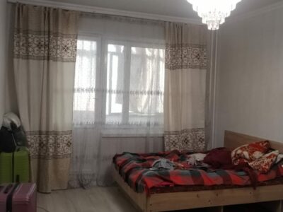 Продаю 1 комнатную квартиру, мкр. Аламедин1, этаж 4/5, серия 105,площадь 35м2+лоджия, цена: 60000$