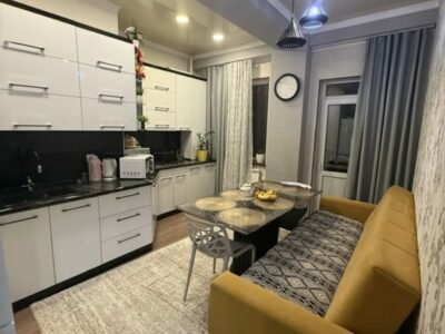 Продаю 2 комн. квартиру, мкр. Аламедин /гор. строителей, 70м2, этаж 7/12, техпаспорт есть, цена: 113000$