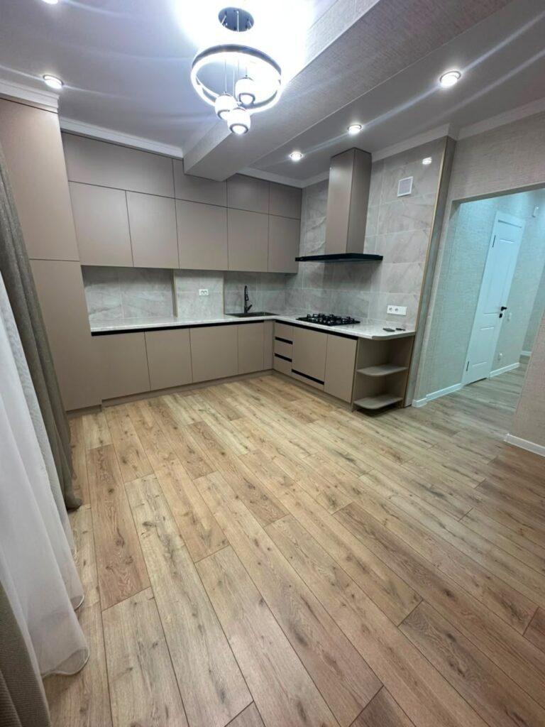 Продаю 3 комн. квартиру, Мичурина 128, рядом с мкр. Аламедин 1, этаж 1/9, 70м2, ТЕХПАСПОРТ ЕСТЬ, Красная книга, цена: 110 000$