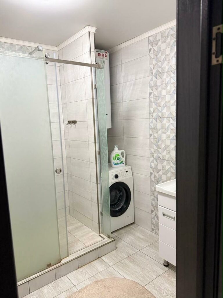 Продаю 3 комн. элитку, ТЭЦ, этаж 410, Свежий ремонт, 110м2, Техпаспорт есть, Цена; 205000$