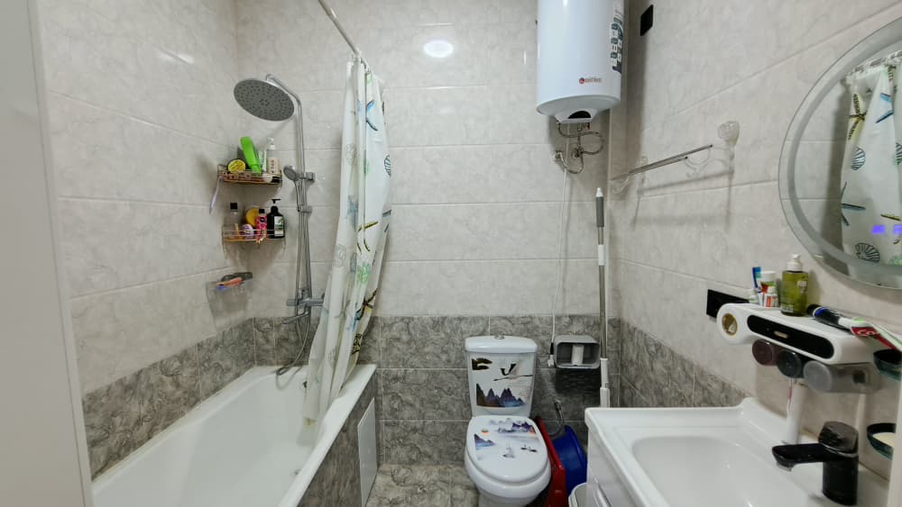 Продаю 1 комн. квартиру в мкр. Аламедин 1, этаж3/5, СВЕЖИЙ РЕМОНТ, 40м2, цена: 69000$ ТЕХПАСПОРТ ЕСТЬ!