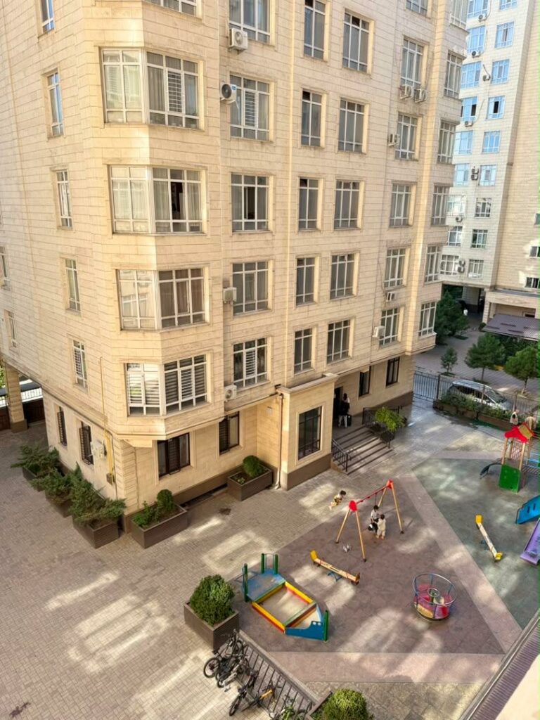 Продаю 3 комн. элитку, ТЭЦ, этаж 410, Свежий ремонт, 110м2, Техпаспорт есть, Цена; 205000$