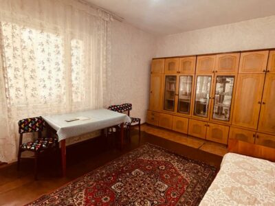 Продаю 3 комн. квартиру в мкр. Аламедин1, этаж 3/9 со стороны сушилки, старый ремонт, Цена: 110000$