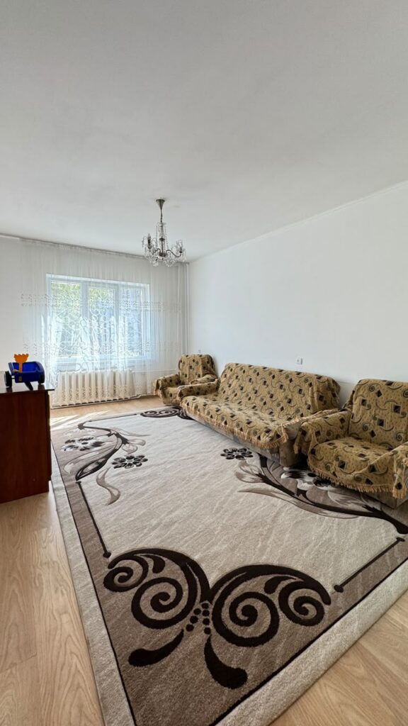 Продаю 2 комн. кварт, мкр. Аламедин1. этаж 1/5, не угловая, цена: 79000$