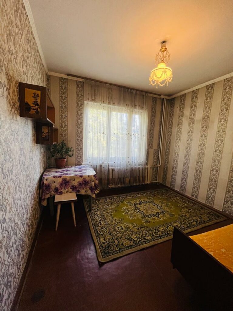 Продаю 3 комн. квартиру в мкр. Аламедин1, этаж 3/9 со стороны сушилки, старый ремонт, Цена: 110000$
