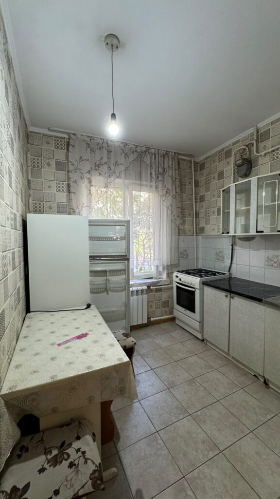 Продаю 2 комн. кварт, мкр. Аламедин1. этаж 1/5, не угловая, цена: 79000$