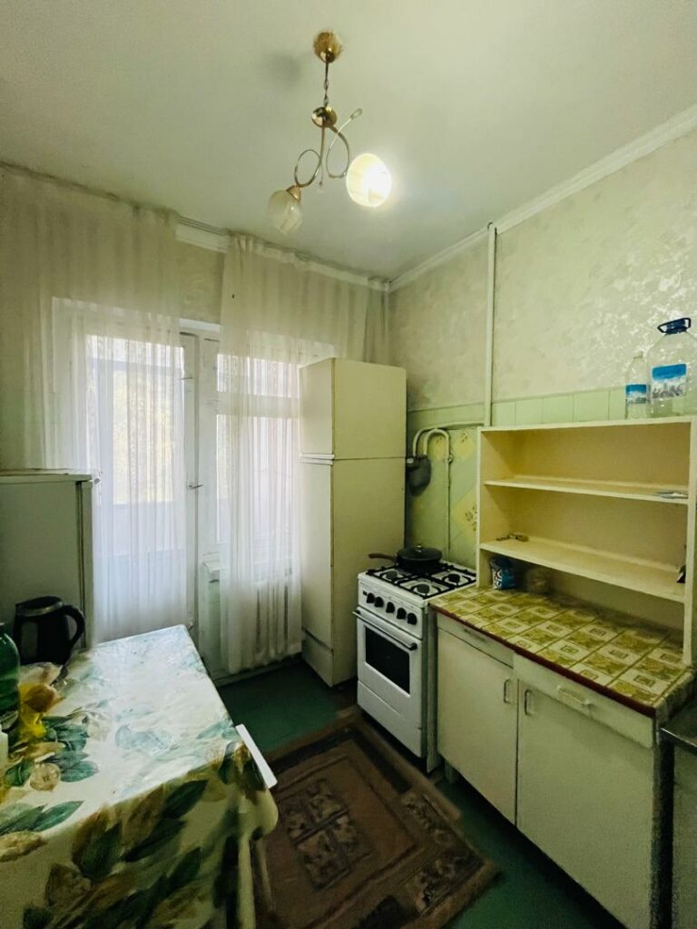 Продаю 3 комн. квартиру в мкр. Аламедин1, этаж 3/9 со стороны сушилки, старый ремонт, Цена: 110000$