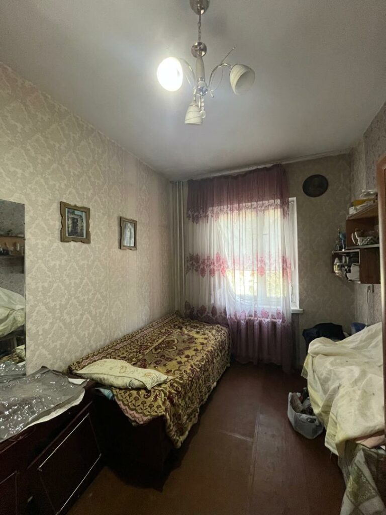 Продаю 3 комн. квартиру в мкр. Аламедин1, этаж 3/9 со стороны сушилки, старый ремонт, Цена: 110000$