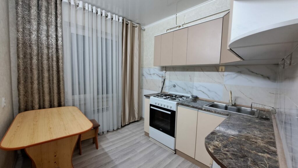Продаю 2 комн. квартиру в мкр. Аламедин 1, этаж 1/5, не угловая, 53м2, В хорошем состоянии, цена: 86500$