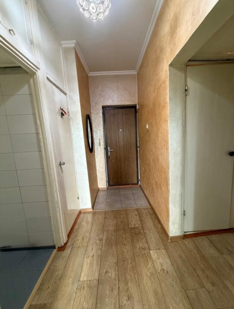 Продаю 3 комн. квартиру в мкр.Аламедин 1, этаж 4/9, состояние среднее, цена: 118000$